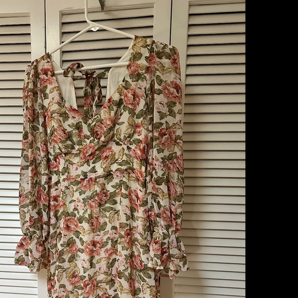 Petal & Pup Poly Lightweight Floral Dress Long Sleeve Tie Back Size 6 - Picture 1 of 16